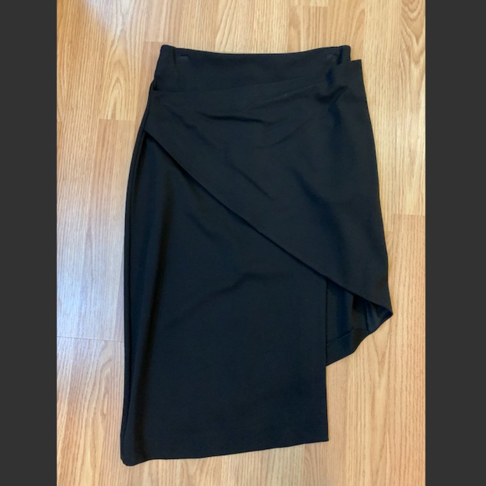 Bebe asymmetrical high/low skirt